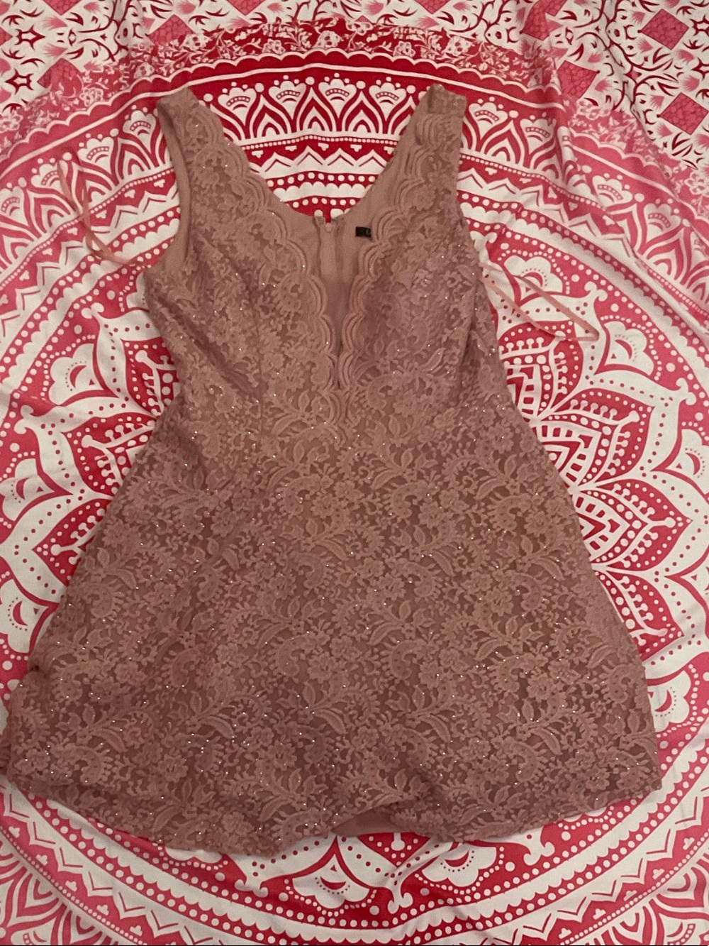 City Studio Scalloped Lace Cocktail Dress in Dusty Pink
